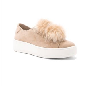 STEVE MADDEN PUFF BALL SNEAKERS